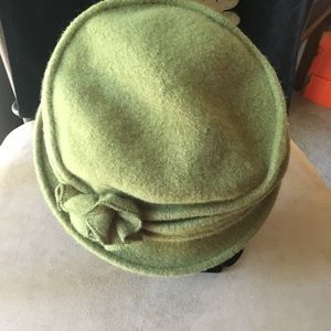 PRE-LOVED BOILED WOOL MINT GREEN CLOCHE STYLE HAT